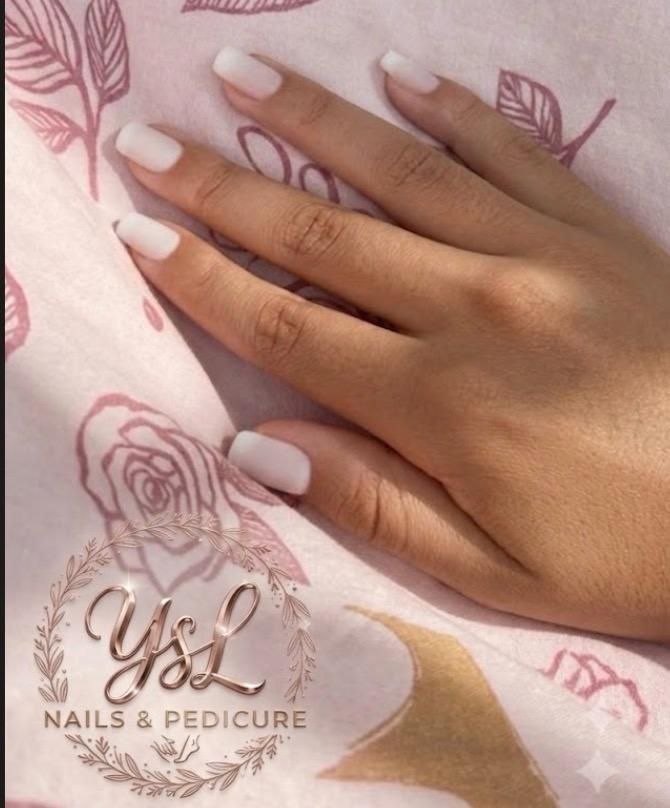 Rosa-lilafarbene Glitzernägel